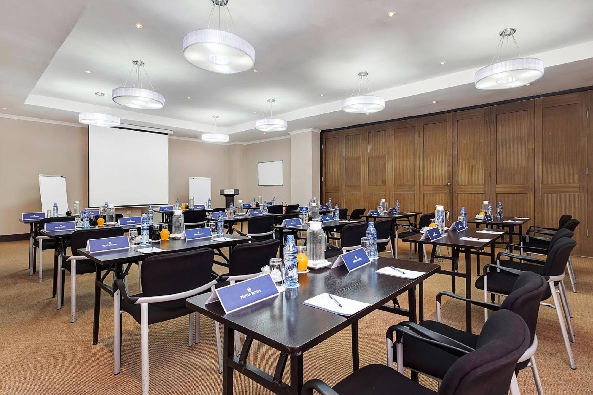 Protea Hotel By Marriott Lusaka Exterior photo